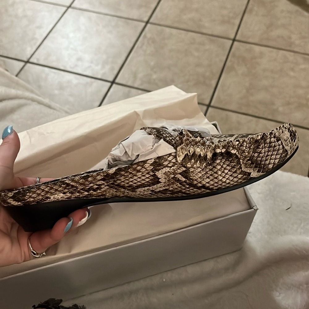 women’s snake skin shoes